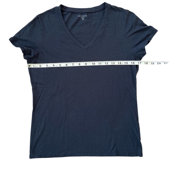 Mott & Bow Fitted V-Neck MARCY Tee Navy Size Medium - Picture 12 of 12